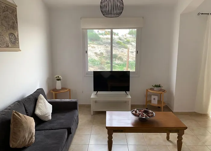 Apartment Regina Gardens - Spacious 2bed, 2bath, Sea Views, Pool, Terrace