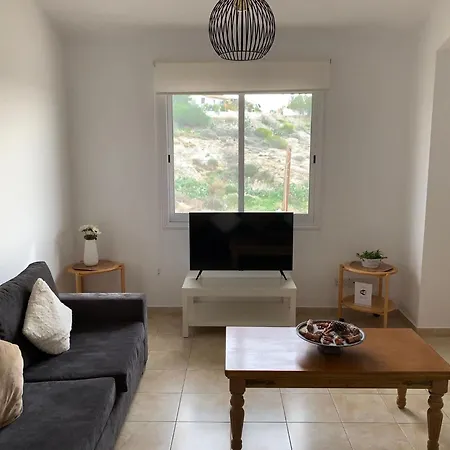 شقة Regina Gardens - Spacious 2bed, 2bath, Sea Views, Pool, Terrace