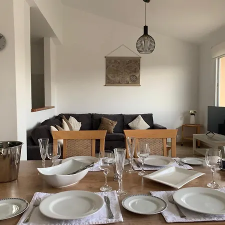 Apartament Regina Gardens - Spacious 2bed, 2bath, Sea Views, Pool, Terrace