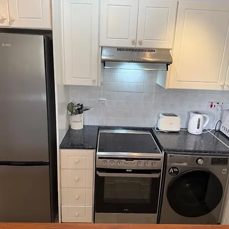 Regina Gardens - Spacious 2bed, 2bath, Sea Views, Pool, Terrace شقة بافوس