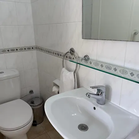 Regina Gardens - Spacious 2bed, 2bath, Sea Views, Pool, Terrace Paphos