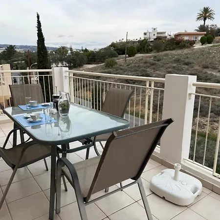 Apartment Regina Gardens - Spacious 2bed, 2bath, Sea Views, Pool, Terrace Paphos