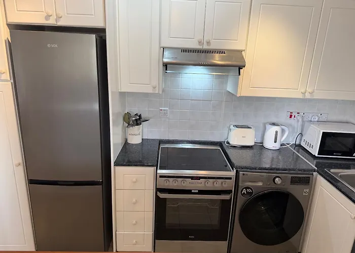 Regina Gardens - Spacious 2bed, 2bath, Sea Views, Pool, Terrace شقة بافوس