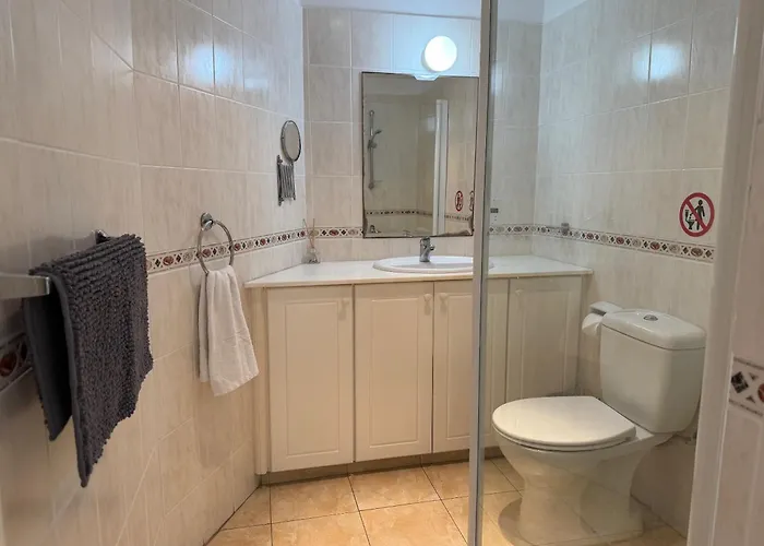 Regina Gardens - Spacious 2bed, 2bath, Sea Views, Pool, Terrace * بافوس