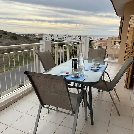 Regina Gardens - Spacious 2bed, 2bath, Sea Views, Pool, Terrace Paphos