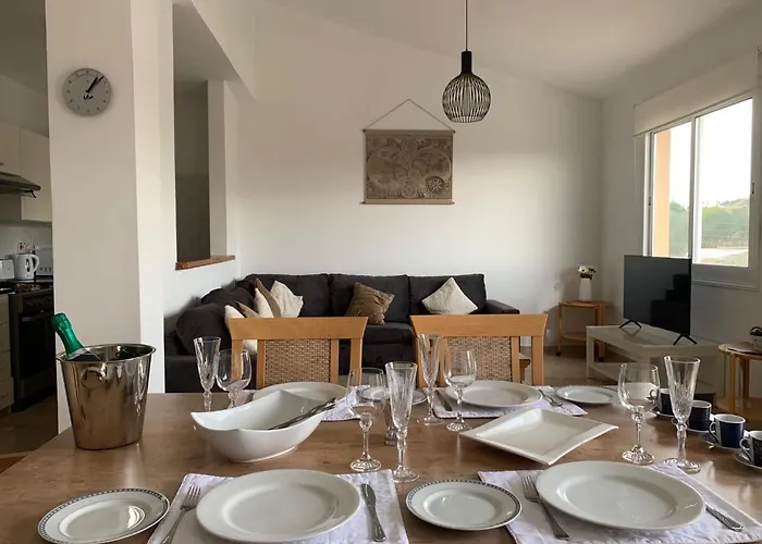 Apartmán Regina Gardens - Spacious 2bed, 2bath, Sea Views, Pool, Terrace