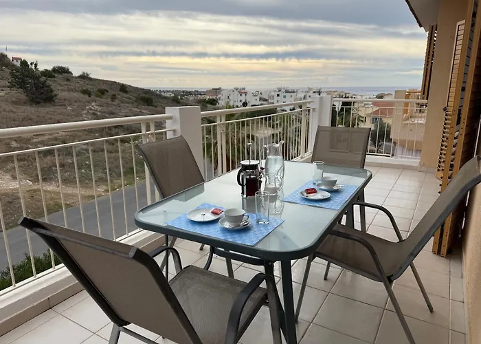 Regina Gardens - Spacious 2bed, 2bath, Sea Views, Pool, Terrace Appartement Paphos