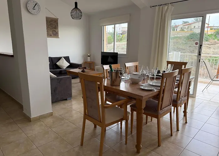 Regina Gardens - Spacious 2bed, 2bath, Sea Views, Pool, Terrace Appartement