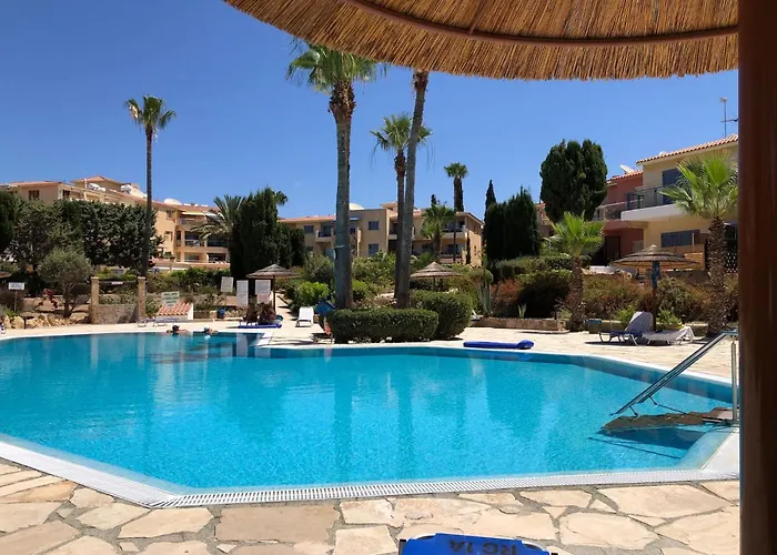 Regina Gardens - Spacious 2bed, 2bath, Sea Views, Pool, Terrace Apartament Paphos